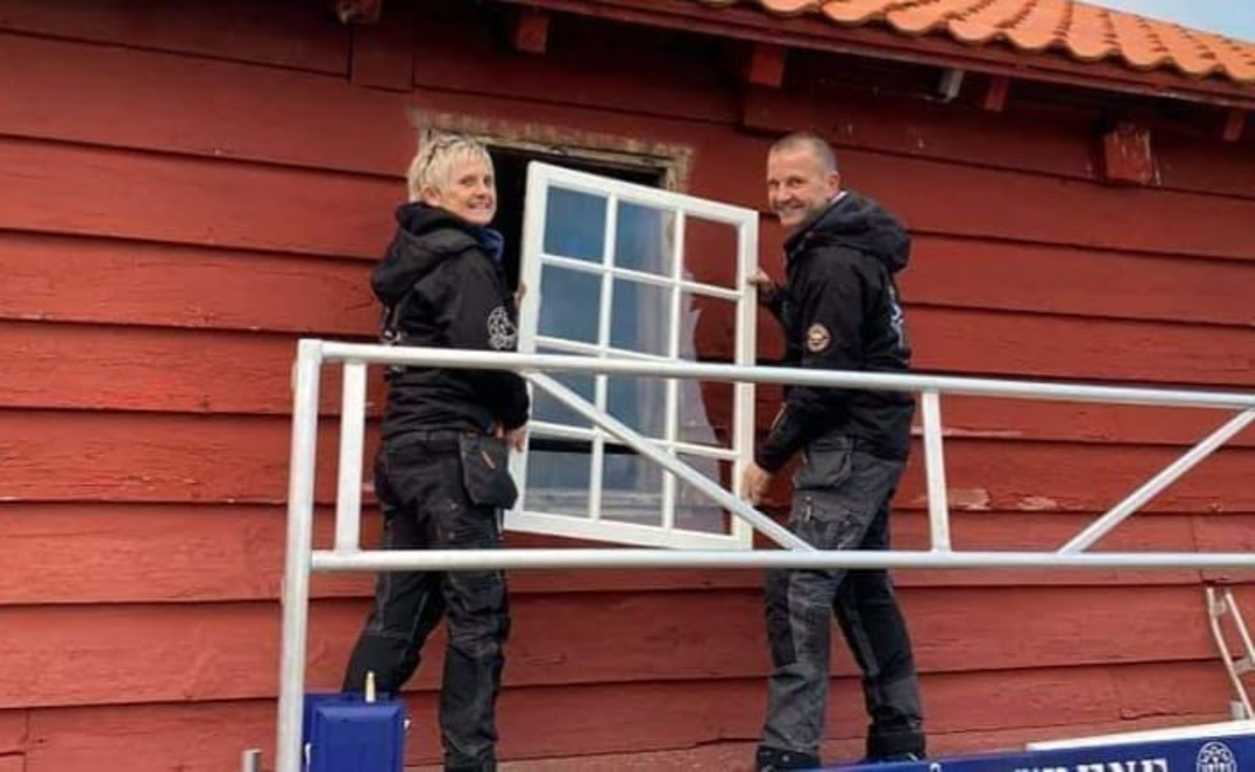 Bak Dei Blå Dørene AS Tømrer, Bygningssnekker, Herøy - 1