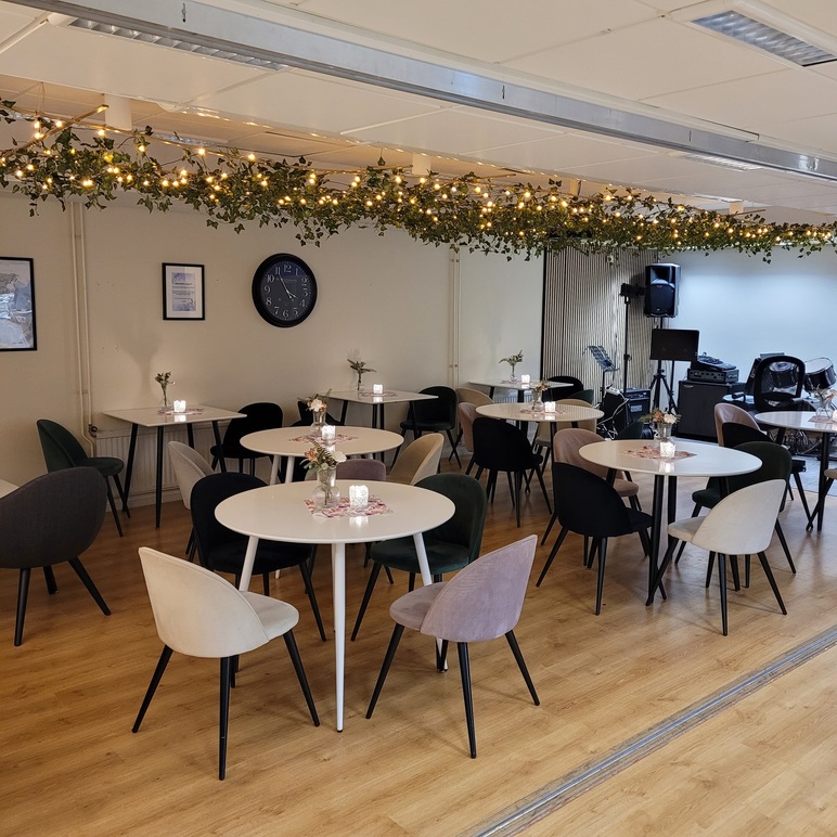 Kärngården Café, Secondhand och Träffpunkt Utbildning, Umeå - 10