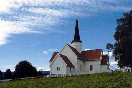 Brøttum kirke Kirke, Trossamfunn, Ringsaker - 1