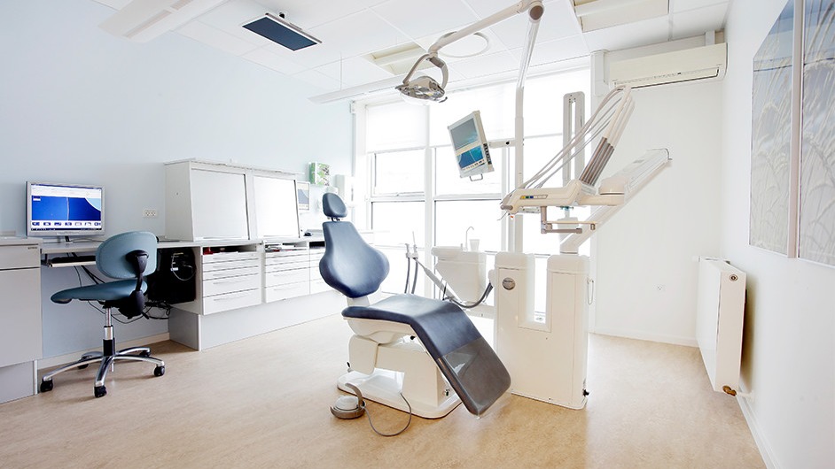 Tandlægen.dk - Nordjyllands Implantatcenter Tandlæge, Hjørring - 1