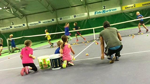 Falu Tennisklubb & Fastighets AB Tennisbanor, tennisskolor, Falun - 3