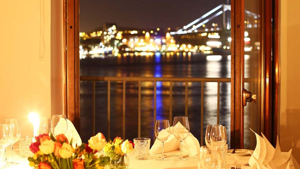 River Restaurant On The Pier Restaurang, Göteborg - 3