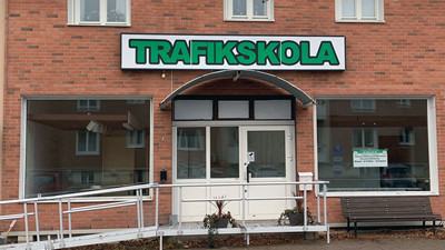 Hälludds Trafikskola AB Trafikskola, Håbo - 1