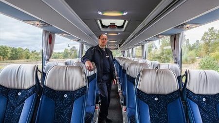 Ramunderbuss AB Bussresearrangör, bussuthyrning, Söderköping - 1