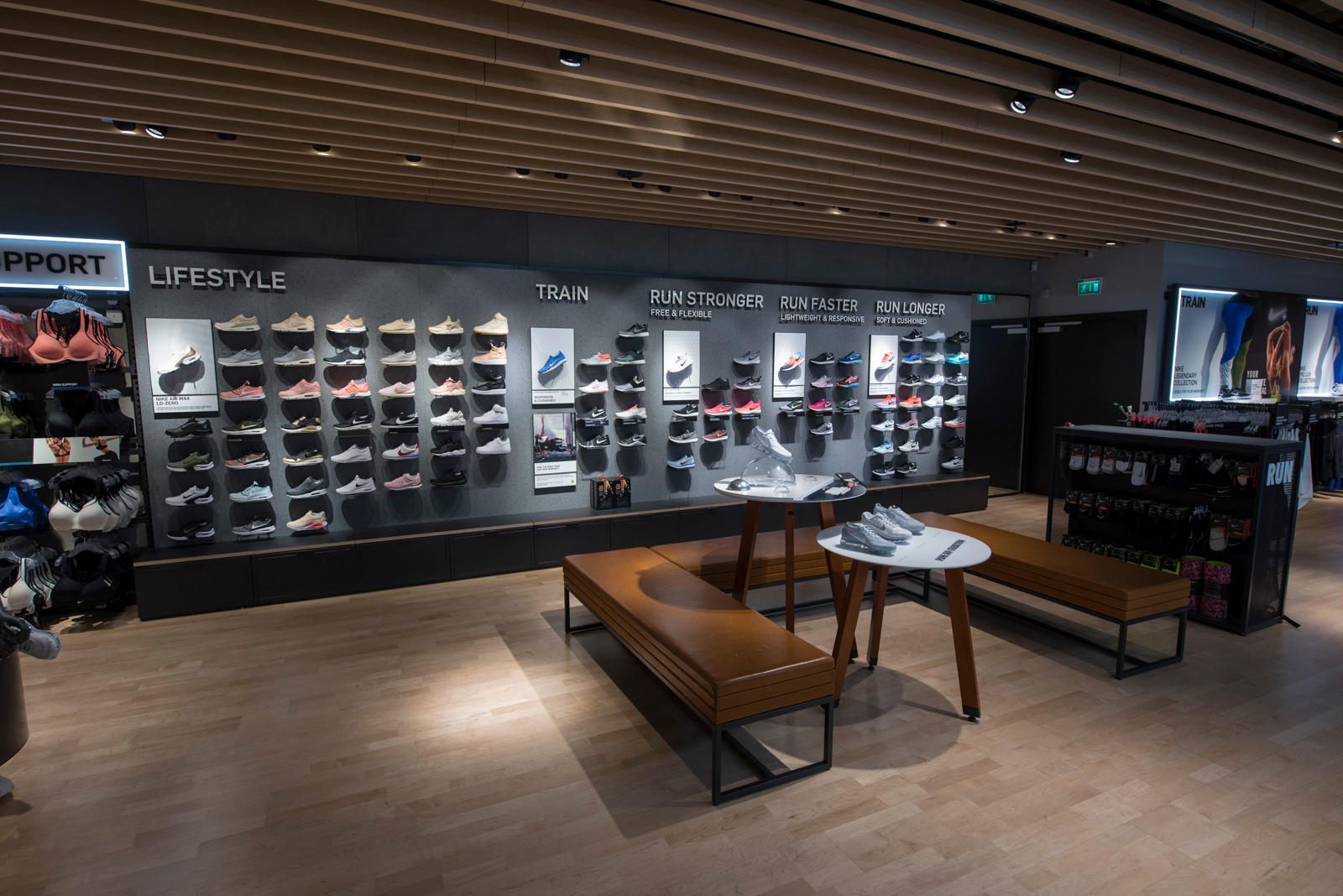 Nike Store Gallerian Kläder, Stockholm - 7